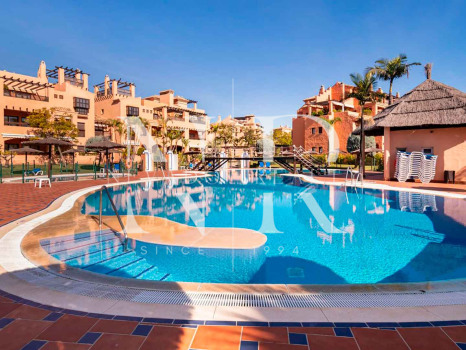 Appartement en bord de mer à Hacienda del Sol, Estepona, à vendre