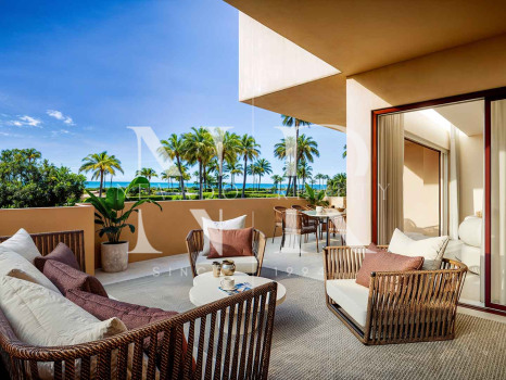 Frontline Beach Apartment in Costalita del Mar, Estepona for sale