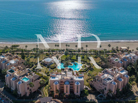 Frontline Beach Apartment in Costalita del Mar, Estepona for sale