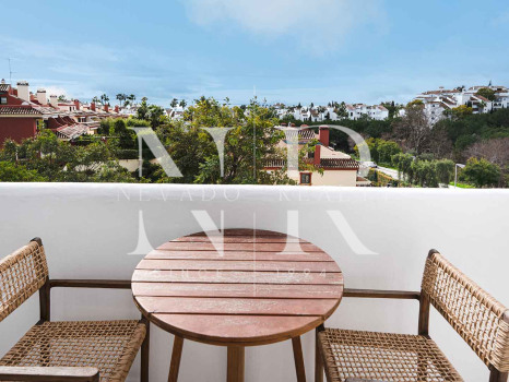 Maison mitoyenne avec vue sur la mer à Altos de Salamanca, Marbella Golden Mile à vendre