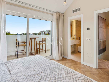 Maison mitoyenne avec vue sur la mer à Altos de Salamanca, Marbella Golden Mile à vendre