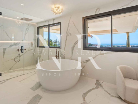 Penthouse avec vue sur la mer à vendre à Nueva Andalucía