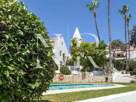 Semi-detached house in the Montepiedra Milla de Oro residential complex, available for long-term rent