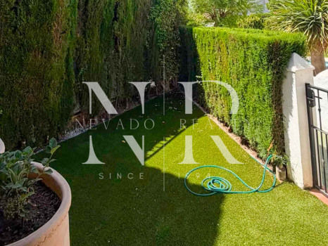 Semi-detached house in the Montepiedra Milla de Oro residential complex, available for long-term rent