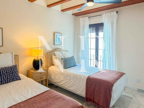 Semi-detached house in the Montepiedra Milla de Oro residential complex, available for long-term rent
