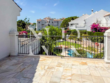 Semi-detached house in the Montepiedra Milla de Oro residential complex, available for long-term rent