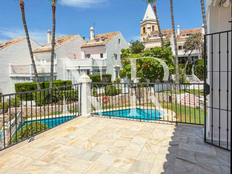 Semi-detached house in the Montepiedra Milla de Oro residential complex, available for long-term rent