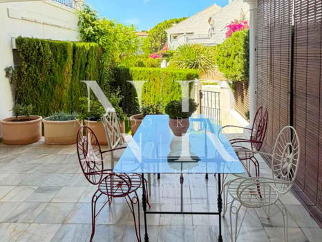 Semi-detached house in the Montepiedra Milla de Oro residential complex, available for long-term rent