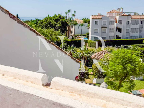 Semi-detached house in the Montepiedra Milla de Oro residential complex, available for long-term rent