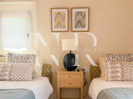 Semi-detached house in the Montepiedra Milla de Oro residential complex, available for long-term rent