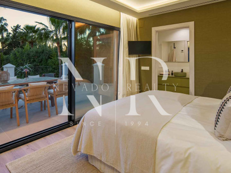 Frontline golf villa for sale at Los Naranjos Golf Club, Nueva Andalucía