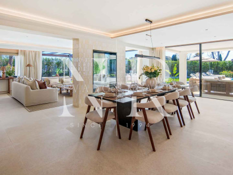 Frontline golf villa for sale at Los Naranjos Golf Club, Nueva Andalucía