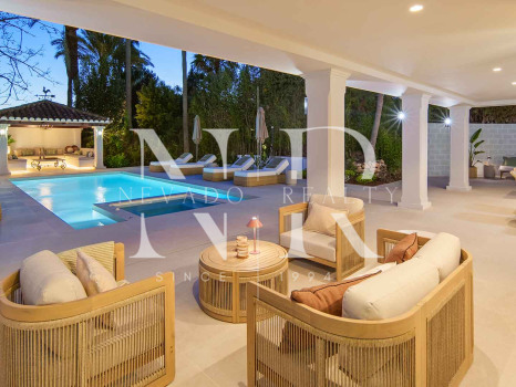 Frontline golf villa for sale at Los Naranjos Golf Club, Nueva Andalucía