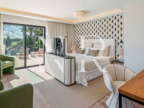 Frontline golf villa for sale at Los Naranjos Golf Club, Nueva Andalucía