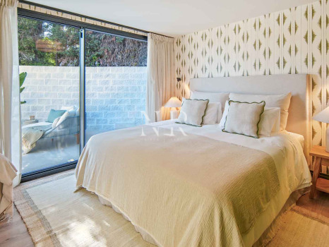 Villa en primera línea de golf en Los Naranjos Golf Club, Nueva Andalucía, en venta