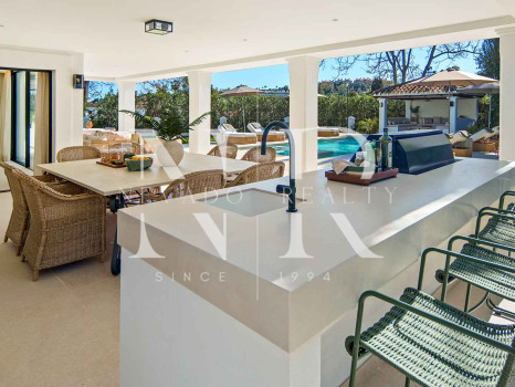 Frontline golf villa for sale at Los Naranjos Golf Club, Nueva Andalucía
