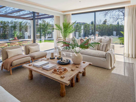 Villa en primera línea de golf en Los Naranjos Golf Club, Nueva Andalucía, en venta