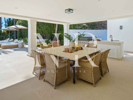 Frontline golf villa for sale at Los Naranjos Golf Club, Nueva Andalucía