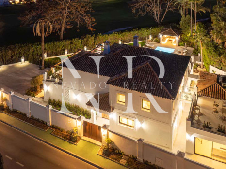 Frontline golf villa for sale at Los Naranjos Golf Club, Nueva Andalucía