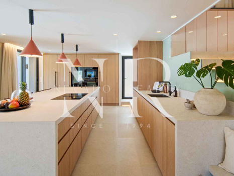 Frontline golf villa for sale at Los Naranjos Golf Club, Nueva Andalucía