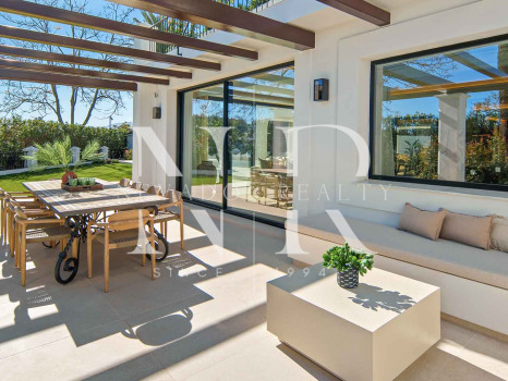 Frontline golf villa for sale at Los Naranjos Golf Club, Nueva Andalucía