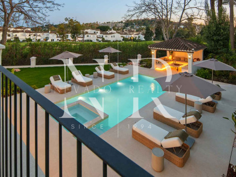 Frontline golf villa for sale at Los Naranjos Golf Club, Nueva Andalucía