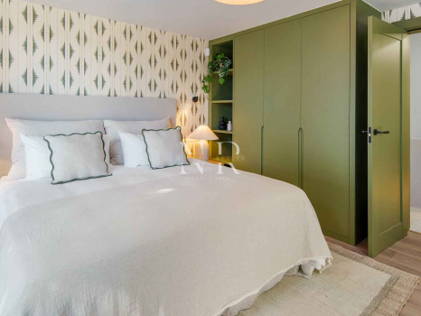 Villa en primera línea de golf en Los Naranjos Golf Club, Nueva Andalucía, en venta
