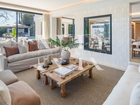 Frontline golf villa for sale at Los Naranjos Golf Club, Nueva Andalucía