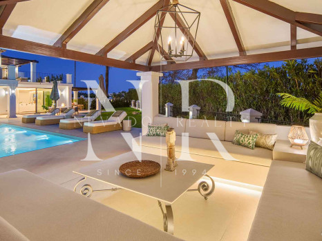 Frontline golf villa for sale at Los Naranjos Golf Club, Nueva Andalucía