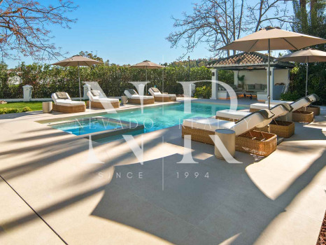 Frontline golf villa for sale at Los Naranjos Golf Club, Nueva Andalucía