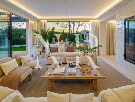Frontline golf villa for sale at Los Naranjos Golf Club, Nueva Andalucía