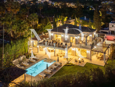 Frontline golf villa for sale at Los Naranjos Golf Club, Nueva Andalucía