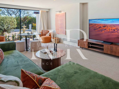 Frontline golf villa for sale at Los Naranjos Golf Club, Nueva Andalucía