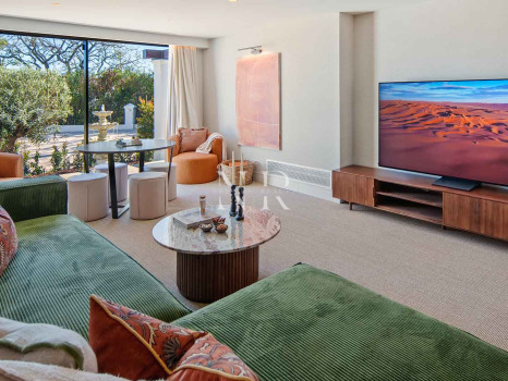 Villa en primera línea de golf en Los Naranjos Golf Club, Nueva Andalucía, en venta