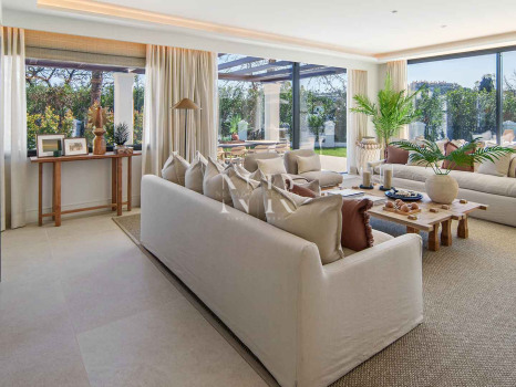 Villa en primera línea de golf en Los Naranjos Golf Club, Nueva Andalucía, en venta