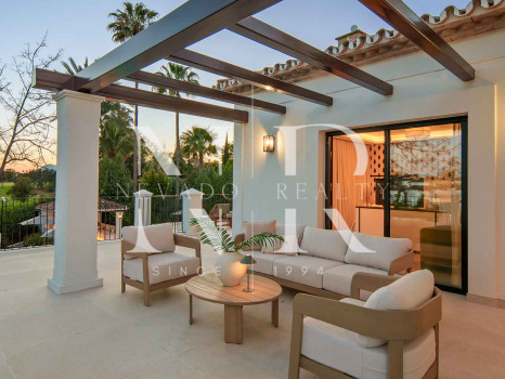 Frontline golf villa for sale at Los Naranjos Golf Club, Nueva Andalucía