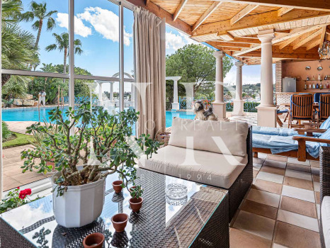 Villa avec court de tennis privé à Nueva Andalucía, Marbella, à vendre