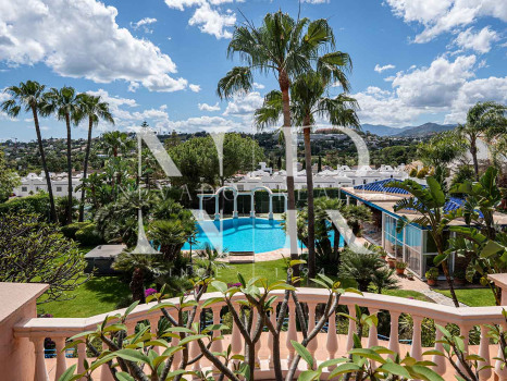 Villa avec court de tennis privé à Nueva Andalucía, Marbella, à vendre
