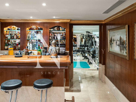 Villa avec court de tennis privé à Nueva Andalucía, Marbella, à vendre
