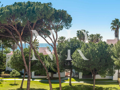 Apartment with sea views in Playas del Duque, Puerto Banús, for sale