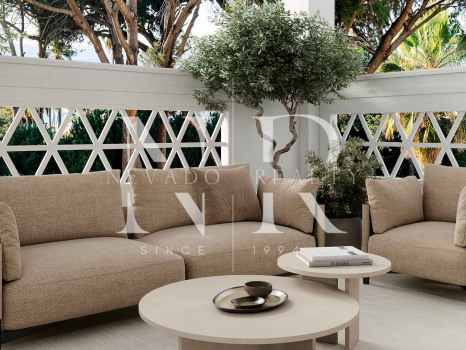 Apartment with sea views in Playas del Duque, Puerto Banús, for sale