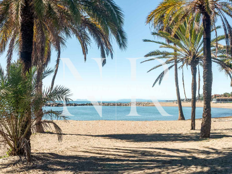 Apartment with sea views in Playas del Duque, Puerto Banús, for sale