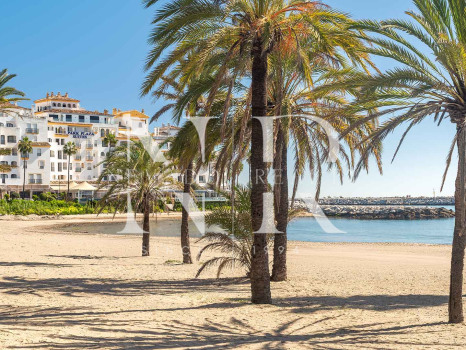 Apartment with sea views in Playas del Duque, Puerto Banús, for sale