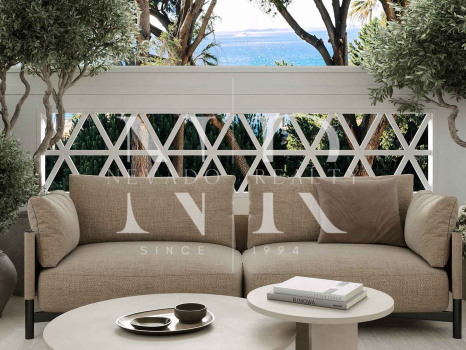 Apartment with sea views in Playas del Duque, Puerto Banús, for sale