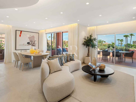 Appartement en première ligne de plage à Cabo Bermejo, Estepona, à vendre