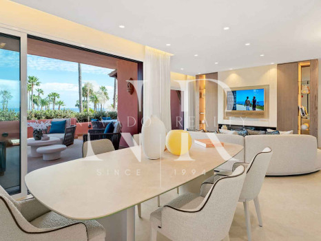 Apartment on the beachfront in Cabo Bermejo, Estepona, for sale