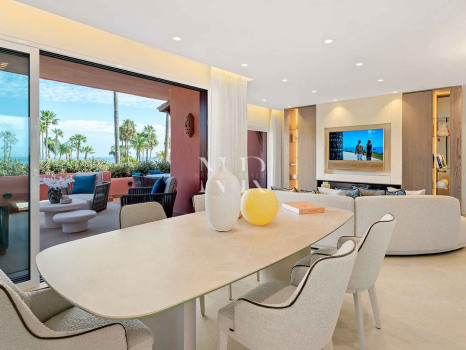 Appartement en première ligne de plage à Cabo Bermejo, Estepona, à vendre