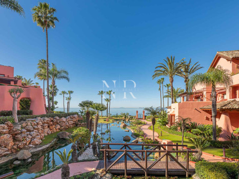 Appartement en première ligne de plage à Cabo Bermejo, Estepona, à vendre