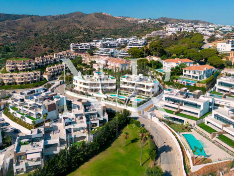 Golden Eight – Maisons mitoyennes avec vue mer à Artola Alta, Marbella à vendre