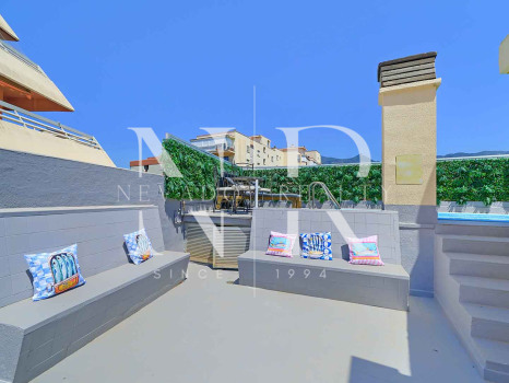 Penthouse in Marbella Centre in the Parque Marbella urbanisation with private pool for sale